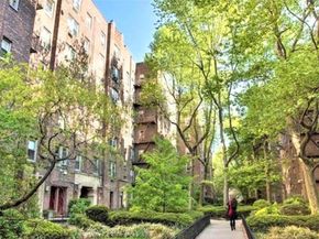 48-01 42nd Street 5D, Sunnyside NY 11104