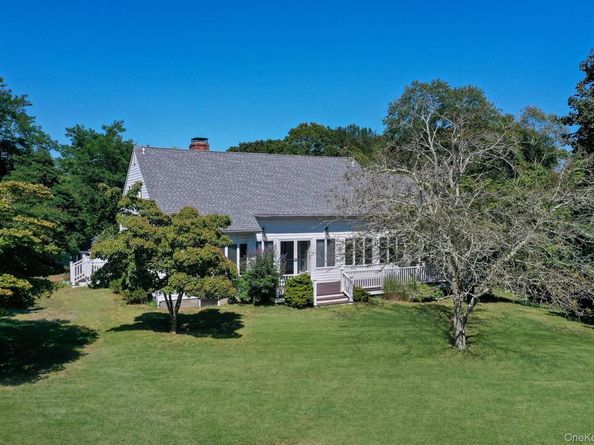 13 West End Avenue, East Quogue NY 11942