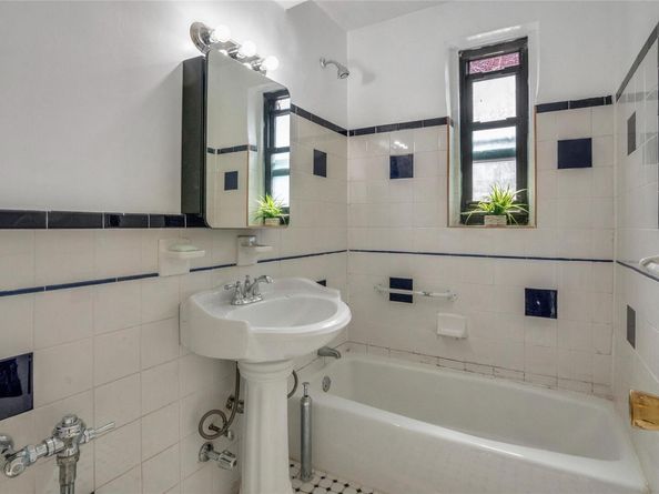 3840 Greystone Avenue 4H, Bronx NY 10463