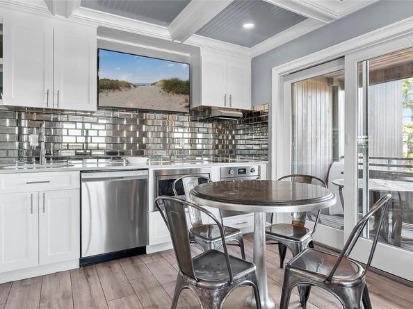 2004 Montauk 1811, Amagansett NY 11930