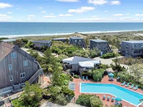 2004 Montauk 1811, Amagansett NY 11930