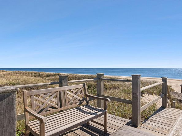 2004 Montauk 1811, Amagansett NY 11930