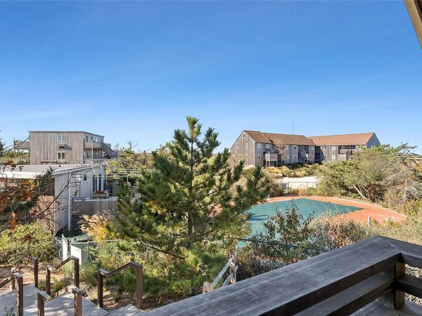 2004 Montauk 1811, Amagansett NY 11930