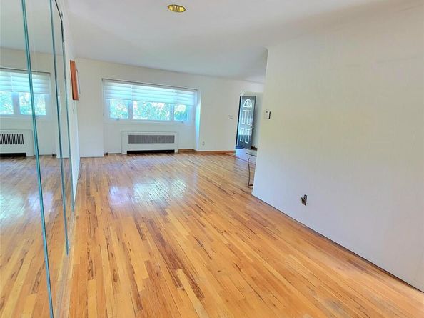 3914 Jerusalem Avenue, Seaford NY 11783