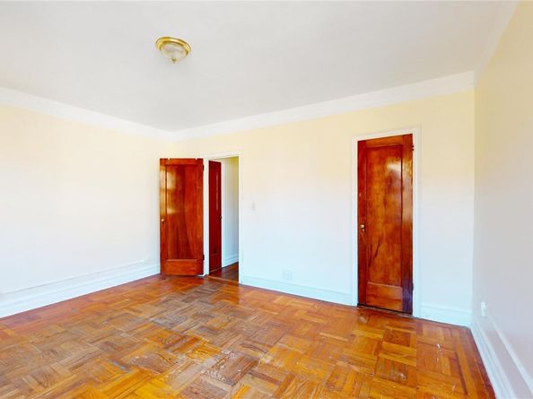 3000 Valentine Avenue 4E, Bronx NY 10458