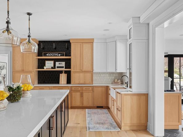 89 Pound Hollow Road, Old Brookville NY 11545