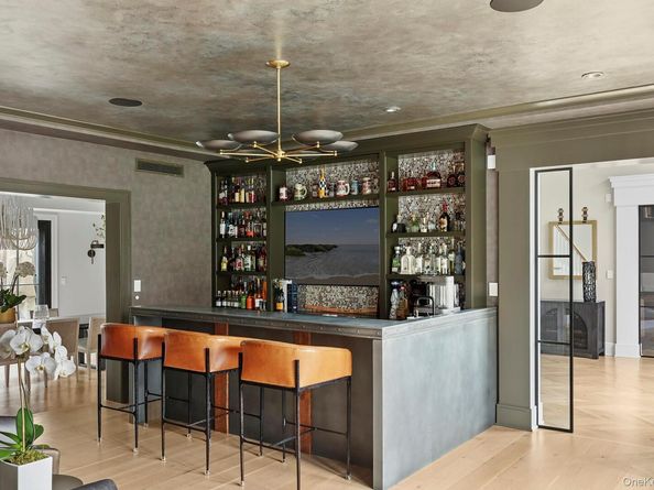 89 Pound Hollow Road, Old Brookville NY 11545