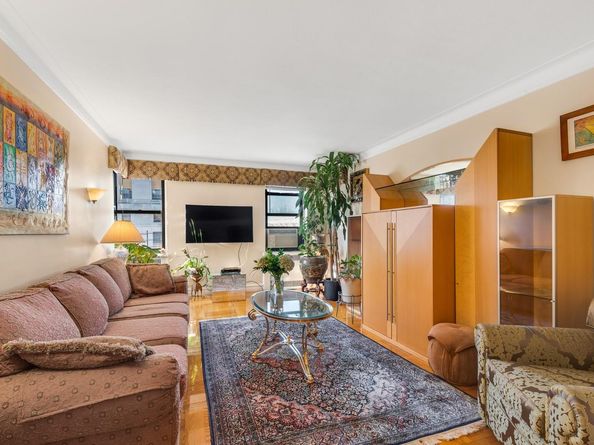 860 Grand Concourse 4N, Bronx NY 10451