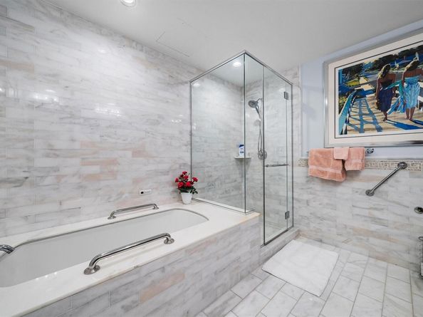 5 Renaissance Square 23G, White Plains NY 10601
