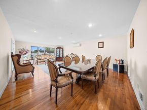 21 Peter Lane, Plainview NY 11803