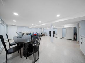 21 Peter Lane, Plainview NY 11803