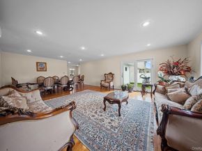 21 Peter Lane, Plainview NY 11803
