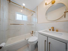 21 Peter Lane, Plainview NY 11803