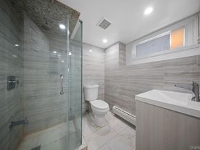 21 Peter Lane, Plainview NY 11803