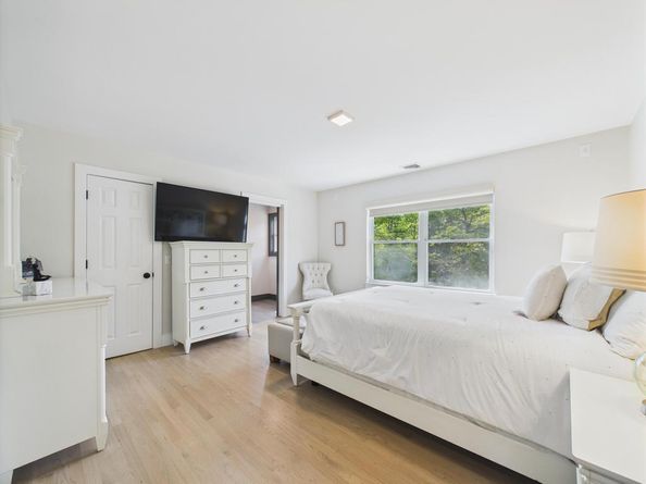 10 12th Street, East Hampton NY 11937