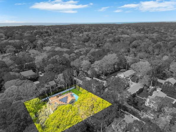 10 12th Street, East Hampton NY 11937