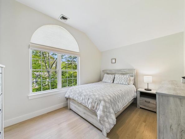 10 12th Street, East Hampton NY 11937