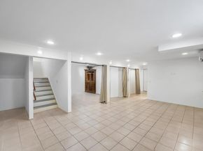 10 12th Street, East Hampton NY 11937