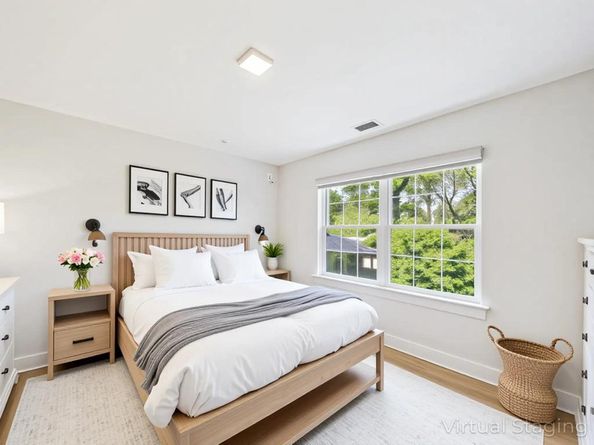 10 12th Street, East Hampton NY 11937