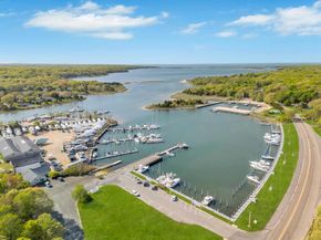10 12th Street, East Hampton NY 11937