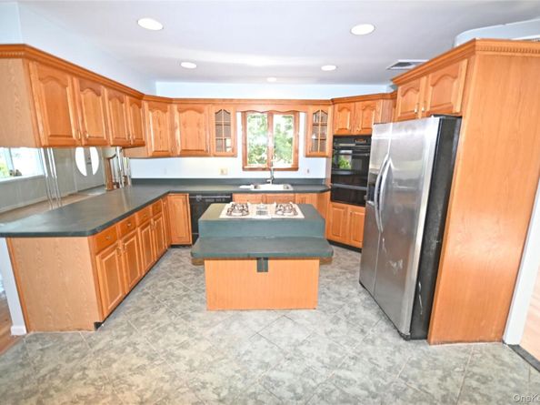 2198 Willow Street, Wantagh NY 11793