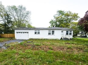 135 Mayfield Drive, Mastic Beach NY 11951