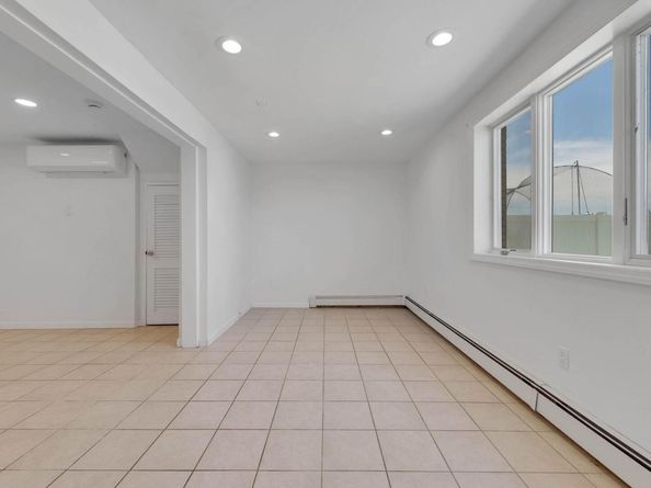 15940 95th Street, Howard Beach NY 11414