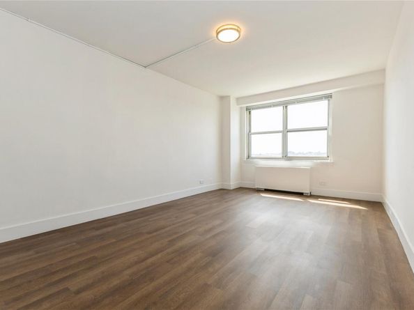 135 Ocean Parkway 10L, Brooklyn NY 11218