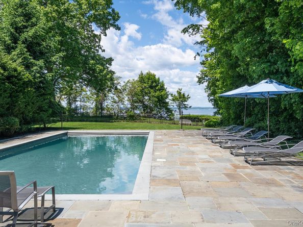 7 Cedar Lane, Glen Cove NY 11542