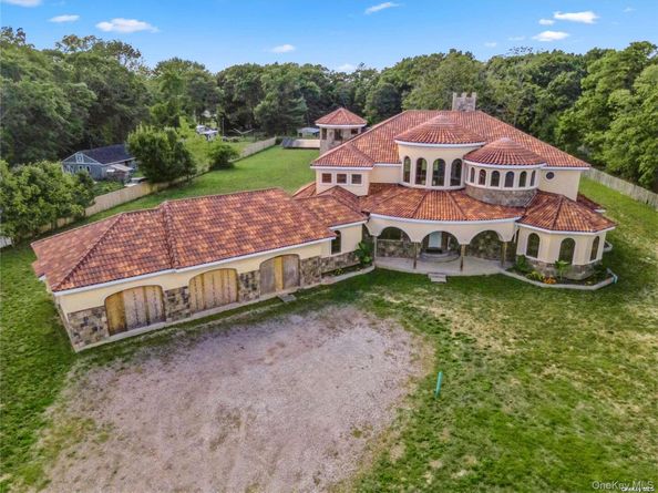 1416 Walnut Avenue, Bohemia NY 11716