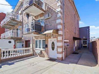 69-23 62 Drive