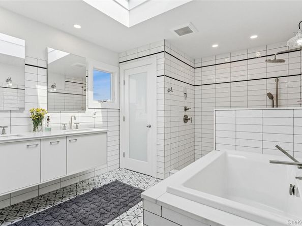 931 Oceanfront Street, Long Beach NY 11561