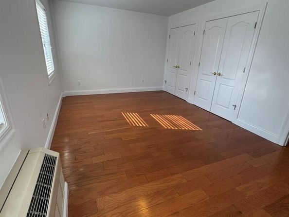 42-23 212 Street 3C, Bayside NY 11361