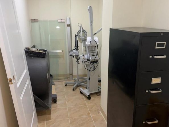 42-23 212 Street 3C, Bayside NY 11361