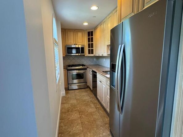 42-23 212 Street 3C, Bayside NY 11361