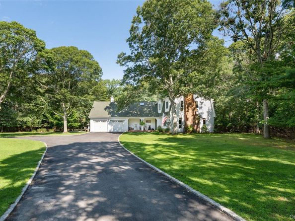 21 Bay Avenue W, Hampton Bays NY 11946