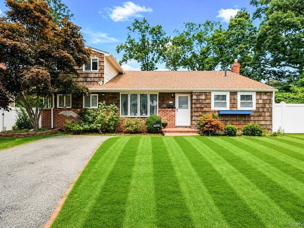2275 Hynes Place, Bellmore NY 11710