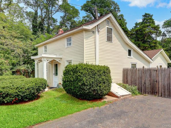 1315 Coates Avenue, Holbrook NY 11741