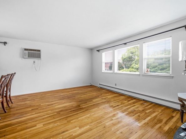 1706 Washington Drive, Merrick NY 11566