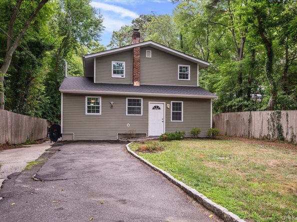 1241 Connetquot Avenue, Central Islip NY 11722