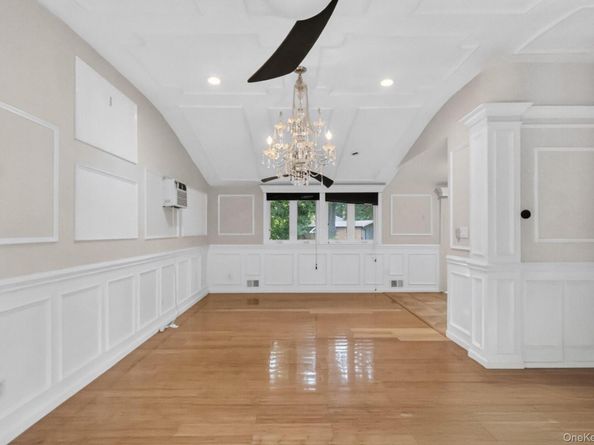 14 Branch Lane, East Setauket NY 11733