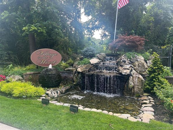 18 Cedar Court 18, Selden NY 11784