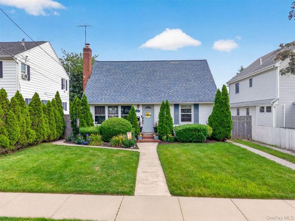 131 Dorset Avenue, Albertson NY 11507