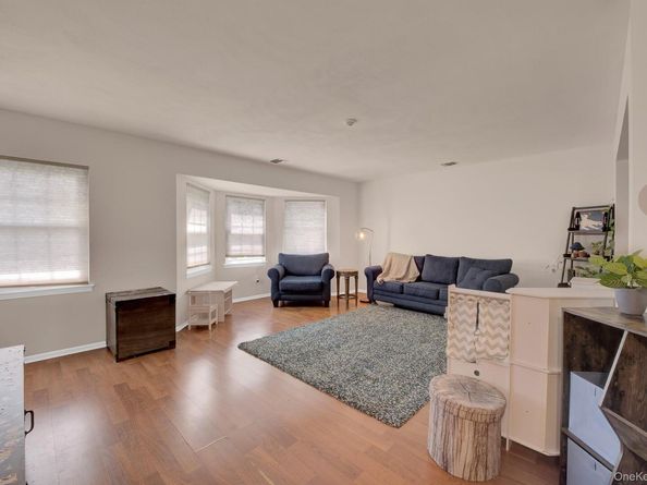 4 Country View Lane, Middle Island NY 11953