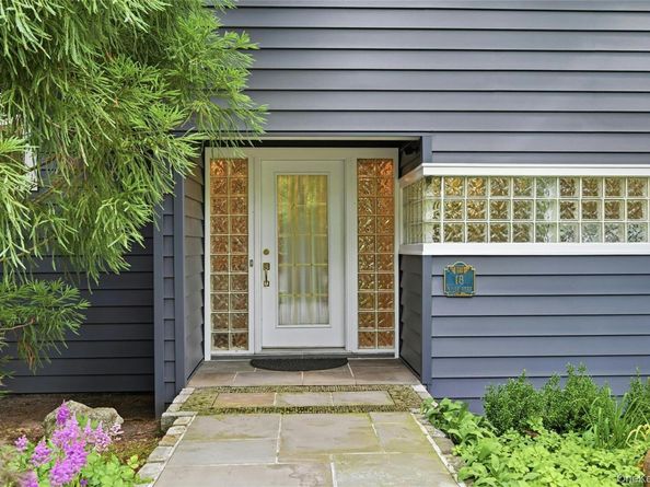 18 Nicole Court, Manorville NY 11949