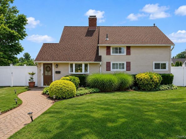 164 Bloomingdale Road, Levittown NY 11756