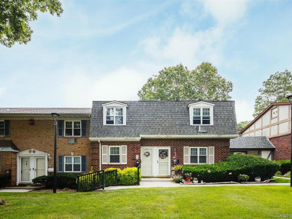 11 Glen Hollow Drive D46, Holtsville NY 11742