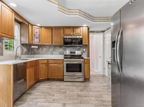 84 Barnum Street, West Babylon NY 11704