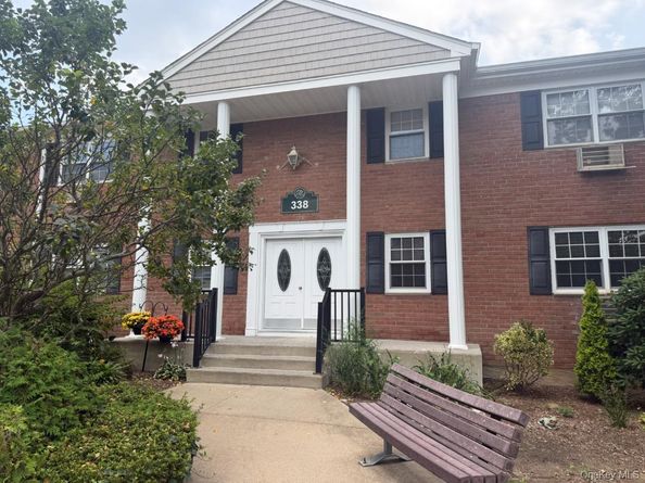 338 Lakeland Avenue 6 E, Sayville NY 11782