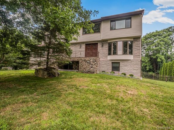 8 Fairgreen Court, Cortlandt Manor NY 10567